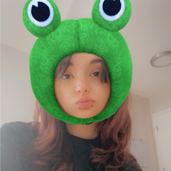 Meet your posher, Lilly! - Picture 1 of 6